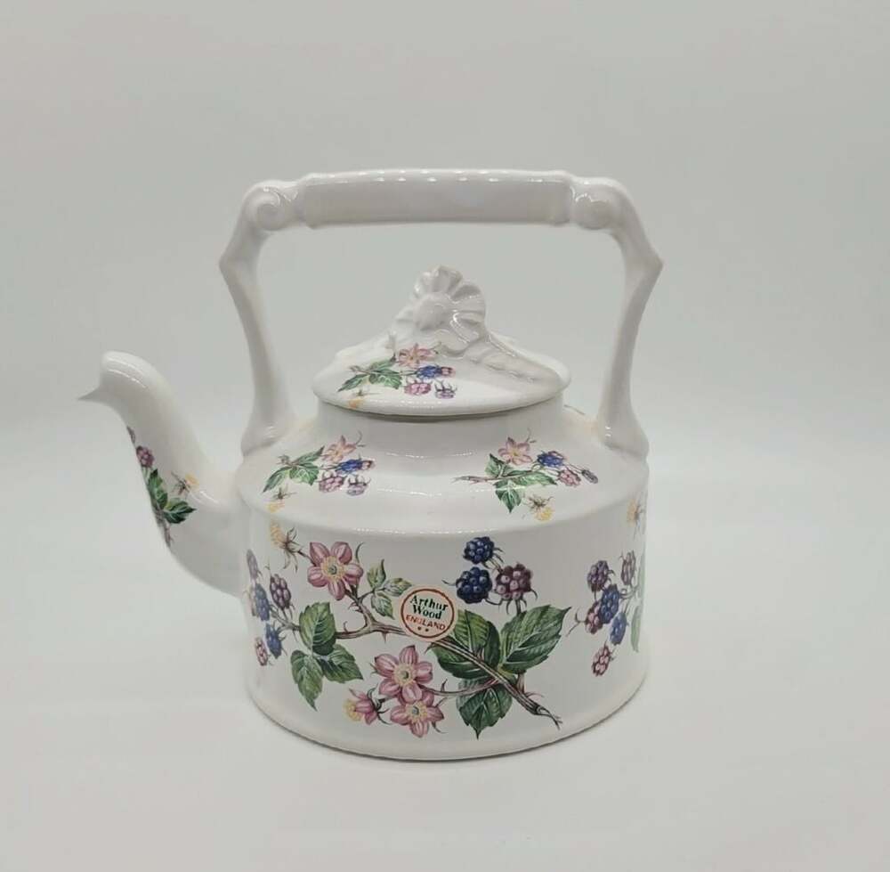 Vintage Arthur Wood Teapot with Blackberry Bushes Design‎ Made In England